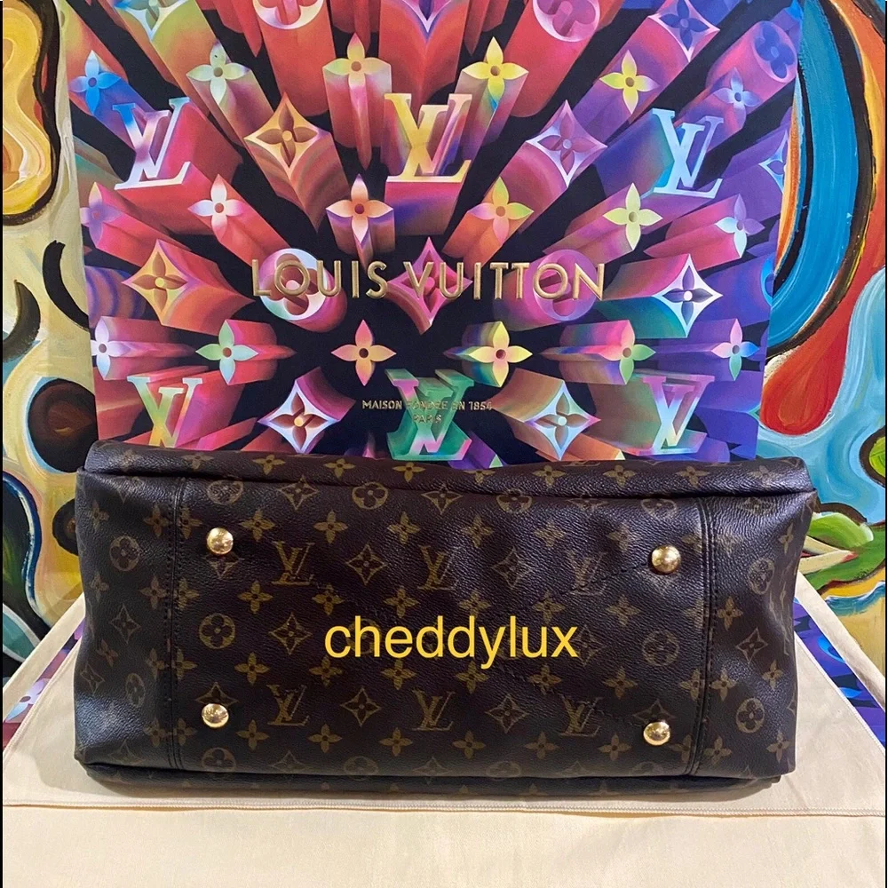 💞🤩✨Authentic Louis Vuitton Artsy MM in Monogram